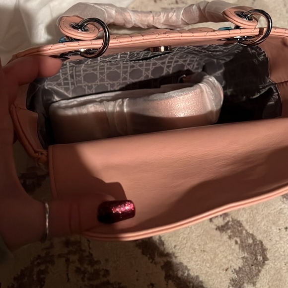 Beautiful pink leather LD bag - Picture 4 of 4